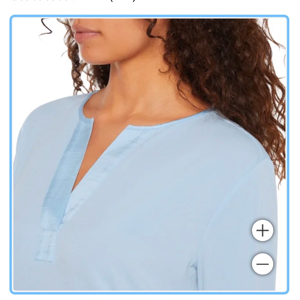 Banana Republic women’s 3/4 sleeve. Women's Light Blue V-Neck Top - Picture 4 of 4
